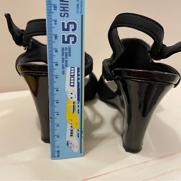 Bandolino Tadaa Fabric Strap Wedge Sandals Black - US 6.5 - Picture 12 of 13